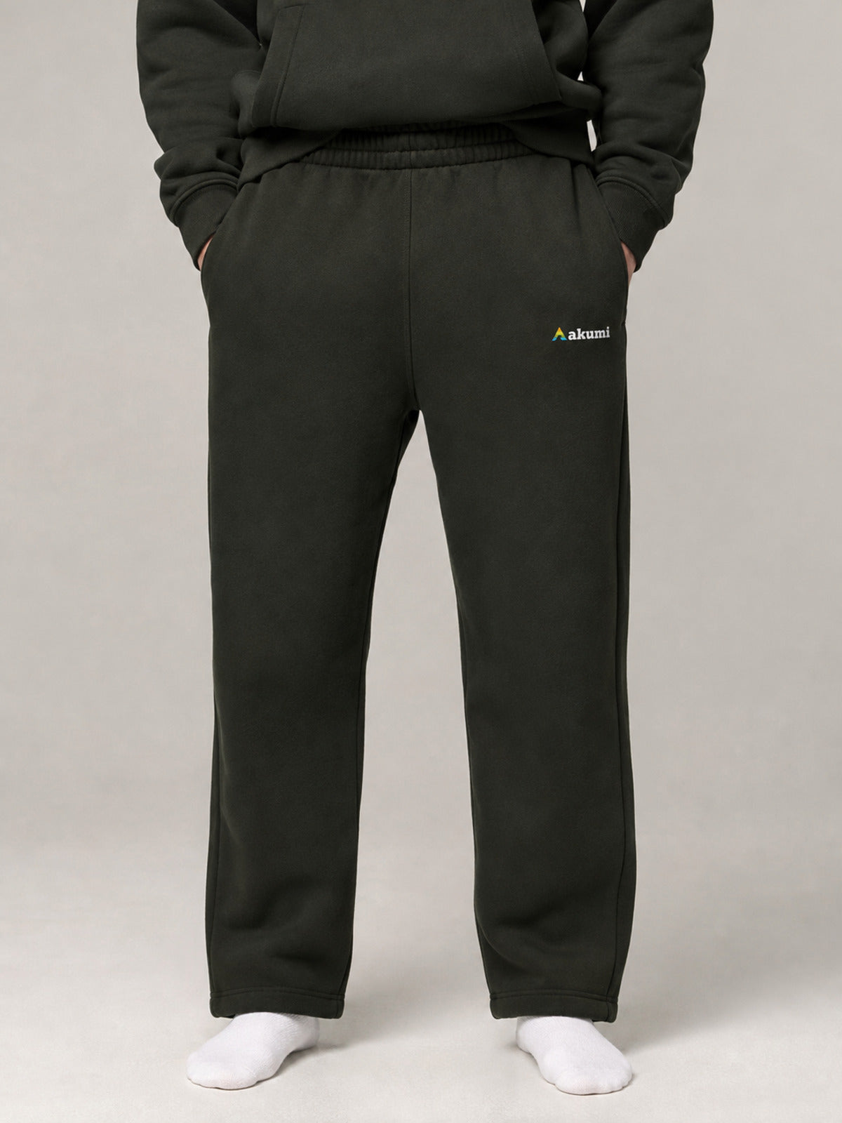 Akumi Openline Straight Pant in Onyx Moss front waist and pocket detail