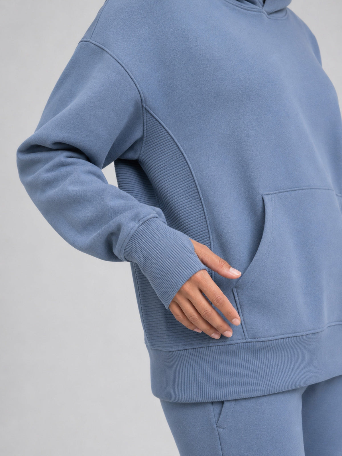 Dust Blue##Akumi Passage Hoodie, rib gusset and thumb loop detail