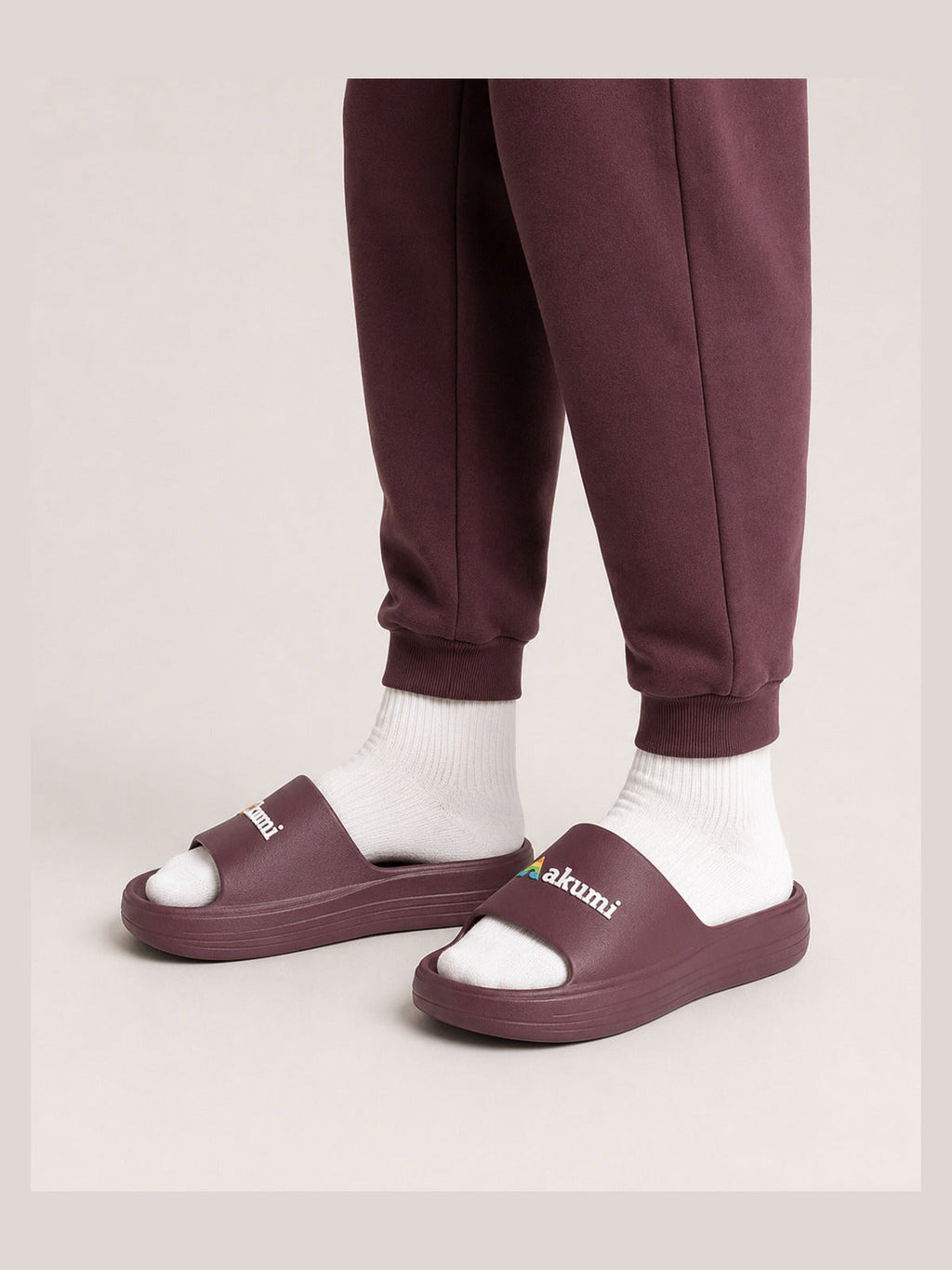Mulberry##Akumi Reset Slide, female on-foot view