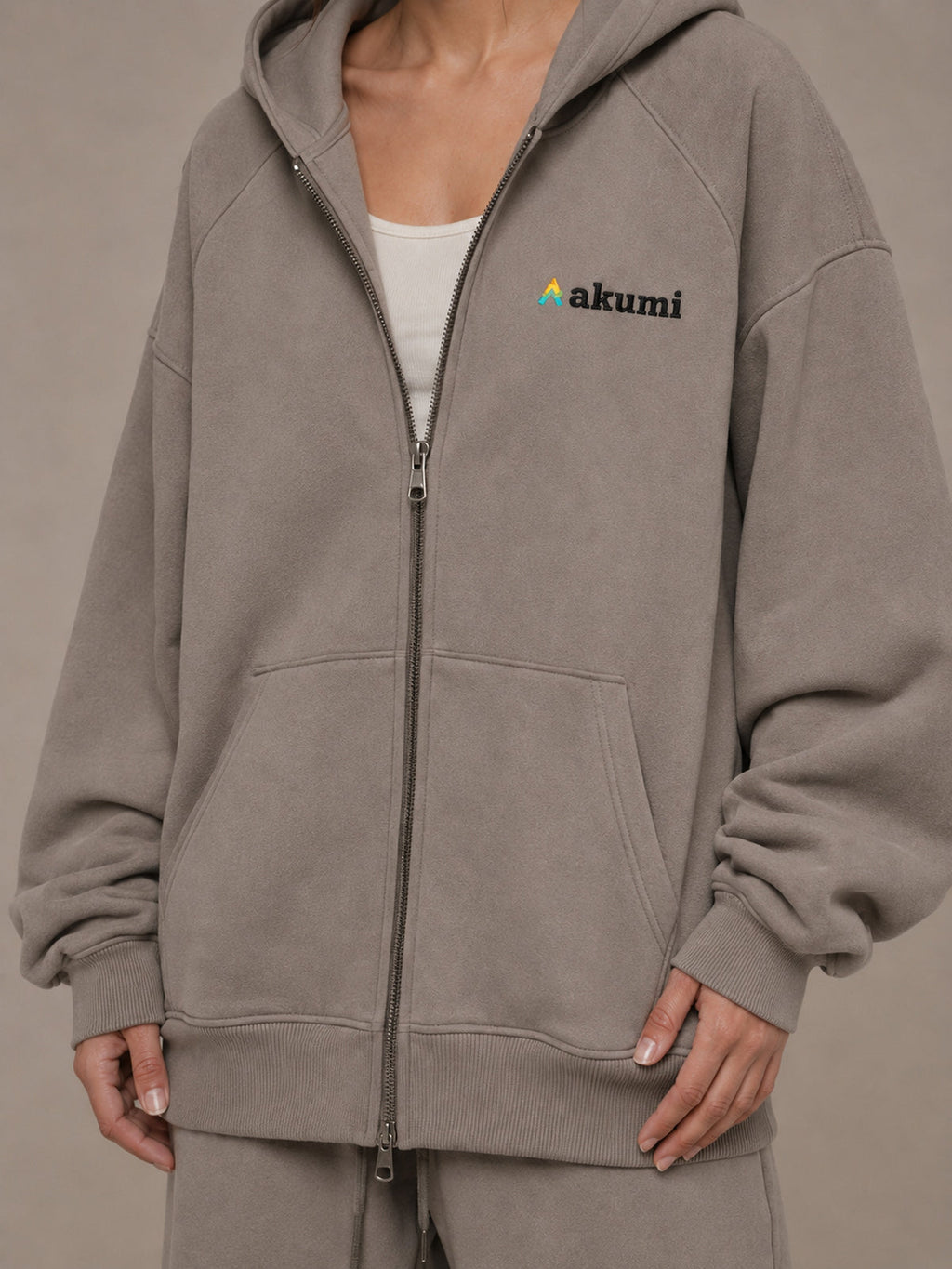 Akumi Veilzip Hoodie in Mineral Taupe, zipper and split pocket detail